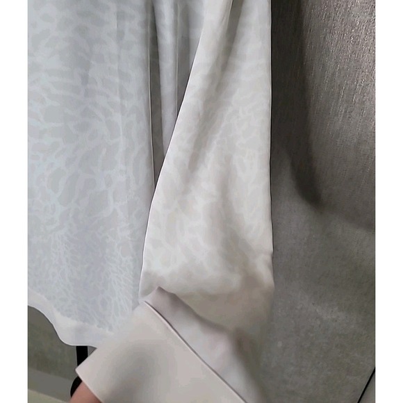 Ann Taylor Loft Giraffe Print Long Sleeve Flowy Dressy Blouse Women's XL - Picture 3 of 8